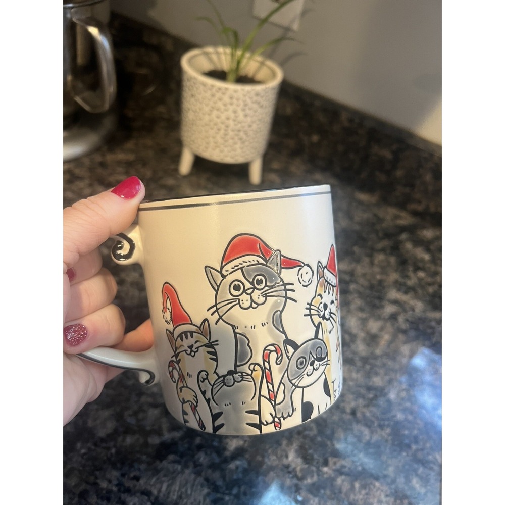 ELI & ANA Bleeker Holiday Christmas Cats With Santa Hats 21oz Embossed Cat Lover